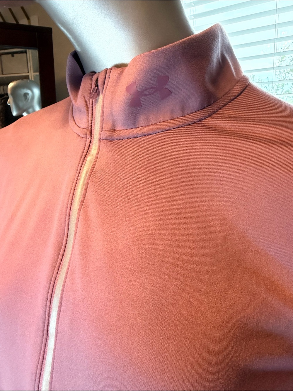 Under Armour Women’s XL Purple Quarter Zip Pullover Thumb Holes Athletic Top - Picture 4 of 9